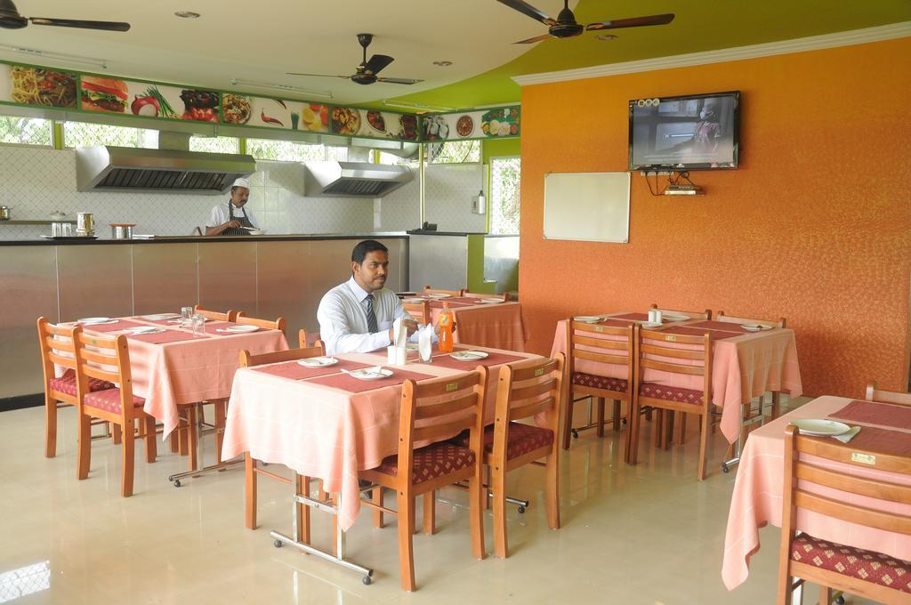 Dreamz Hotel Thiruvananthapuram Exterior photo