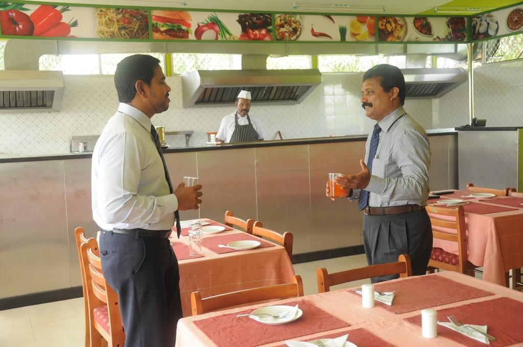 Dreamz Hotel Thiruvananthapuram Exterior photo